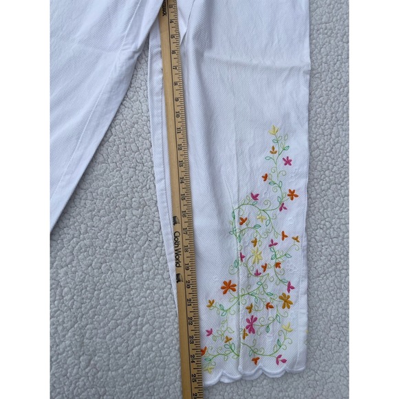 Liz Claiborne White Capri Pants, Size 12 Floral Print On Lower Legs Side Zipper - Picture 3 of 6